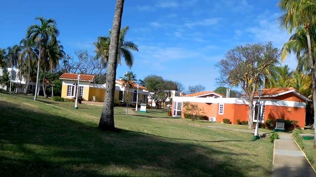 tour of grounds and walk to melia varadero смотреть онлайн