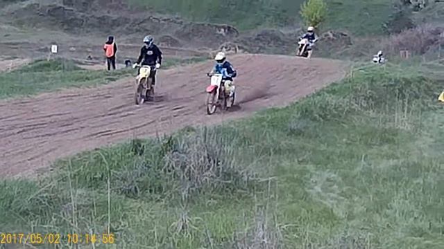Мотокросс в м.Корець 1 заізд класу Хобі MX1 MX2 01-02травня 2017року смотреть онлайн