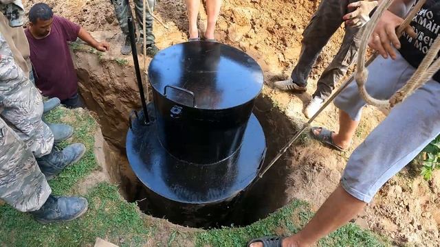 Ставим металлический кессон для скважины на даче | Как происходит обустройство?!