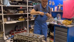 Установка поршней и поддона Вольво 850 - инструкция №2 по сборка мотора.