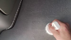 Как убрать катышки с обшивки салона кабины после кривой химчистки 😁