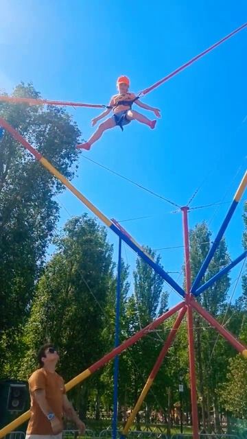 любимый аттракцион #прыгаем#кенгуру#лето#каникуоы#nails смотреть онлайн