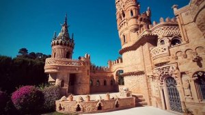 Замок Коломарес - история Испании выбитая в Камне