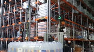 Робот штабелер Robo-TS и 3д-шаттл в работе