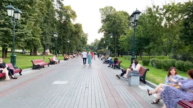 🏞️ Тайны и Прелести Москвы: Откройте Неглинку в Августе с Нового Ракурса! 🌆