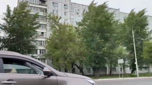 город из окна автомобиля