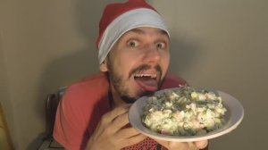 ОБЖОР МУКБАНГ НА САЛАТ ОЛИВЬЕ