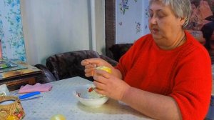 Сын и мама живут одни и не ругаются ГОТОВИМ ВКУСНЯШКИ жизнь в деревне вкусные оладьи кушаем на кухне