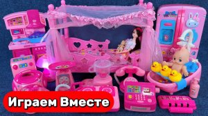 Играем вместе в кукольный домик Барби ! Собираем вместе и Играем в Барби и Хеллоу Китти !