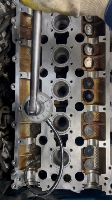 Монтаж и сборка гбц на моторе Вольво 2,5Т после чистки поршневой группы. смотреть онлайн