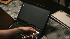 Laptop screen replacement / How to replace laptop screen Dell Inspiron 1545
