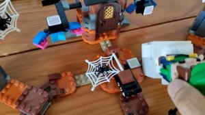 LEGO review 71377: King King Boo and the Haunted Yard (2020, Super Mario) 🔎