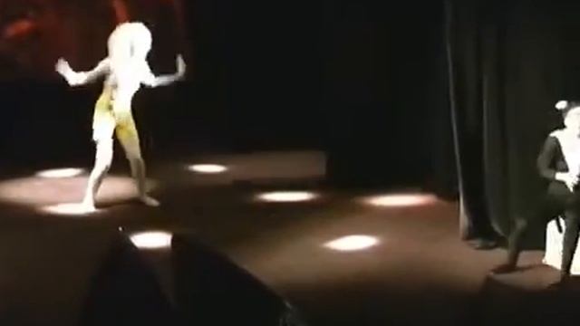 "Вперёд, Котёнок!", спектакль по одноименной пьесе, театр-студия Квадрат, 2014 год смотреть онлайн