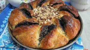 Пирог с маком орехами и шоколадной пастой