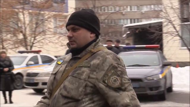 У Києві зустріли працівників ДАІ, які повернулись із зони АТО смотреть онлайн