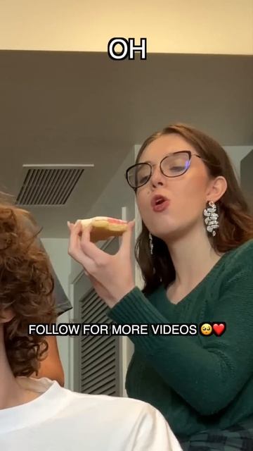 CRUMBL COOKIE REVIEW PINK WEEK (PART 1) #shorts смотреть онлайн