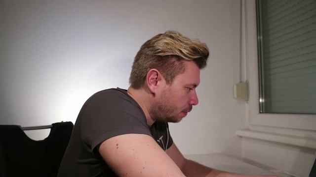 How To CLONE YOURSELF - Tutorial (Tips & Tricks) Video in Adobe Premiere CC 2017 смотреть онлайн