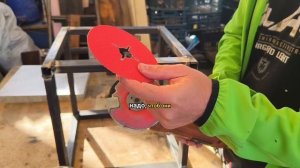 Сравниваю зелёный на шлифмашинке и фибровый диск на болгарке при зачистке сварного шва ?)
