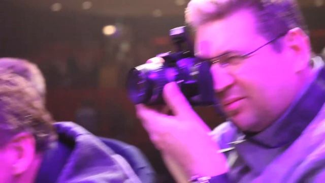 Première De Gelaarsde Kat de Musical .mov смотреть онлайн