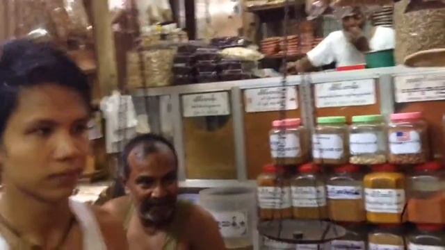 Cinnamon in Burmese bazaar смотреть онлайн