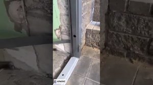 Установка металлической подъездной двери.