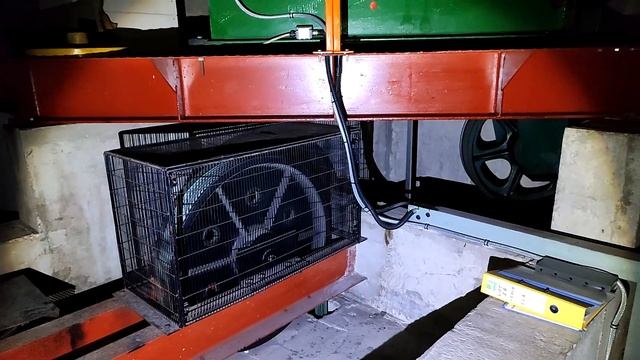 Detailed look at 3 to 1 goods lift смотреть онлайн