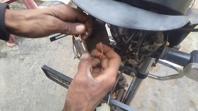 बाइक के एक साथ चार इंडिकेटर कैसे चलाते हैं 4 indicator ek sath kaise chalate hain HF Deluxe bike смотреть онлайн