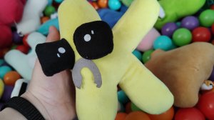 мягкая игрушка буква лор К для детей поет песню, буквы алфавита лора, alphabet lore