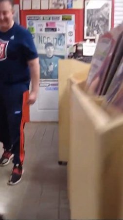 Винил ставит рекорд продаж впервые за 40 лет!