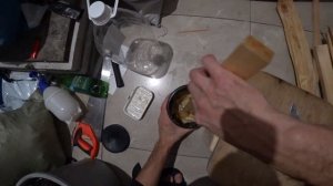 Средство розжига из хозяйственного мыла и бензина.
