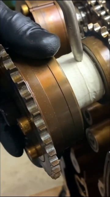 Установка распредвалов и цепи на моторе VOLVO V8 4,4. смотреть онлайн