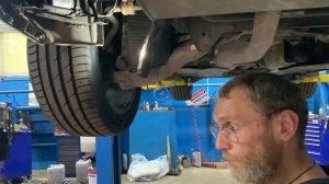 Замена компрессора подкачки и обслуживание муфты Халдекс на Вольво хс90 2015 года.