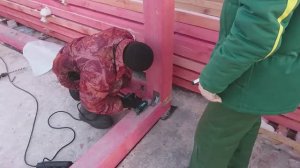 Монтаж зимой на коттедже. Сложная Кровля. Трудовые будни монтажника .