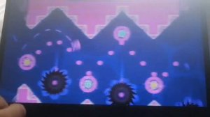 прошёл ELECTRODYNAMIX и HEXAGON FORCE в игре GEOMETRY DASH