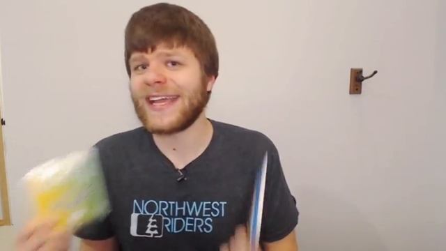 Ukulele Webcam Sessions (Ep.4) - What Strings Do You Use? + GIVE AWAY! смотреть онлайн