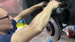 Устранение скрипа в тормозной системе Вольво хс90.