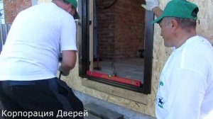 Установка входной двери в загородный дом