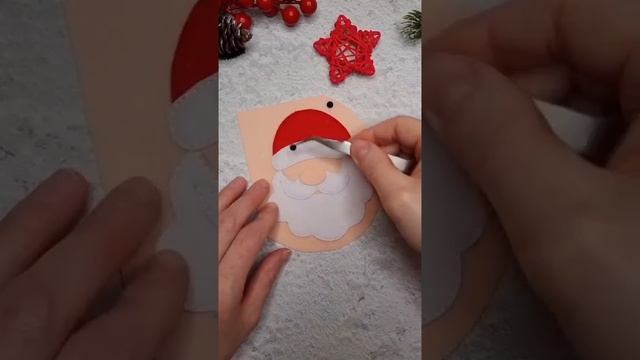 Как сделать новогоднюю игрушку на ёлку. Дед мороз из фетра.