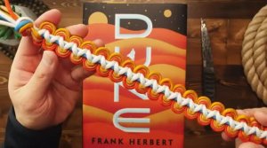 Creating A Sand Walk Bookmark With PARACORD(360P)