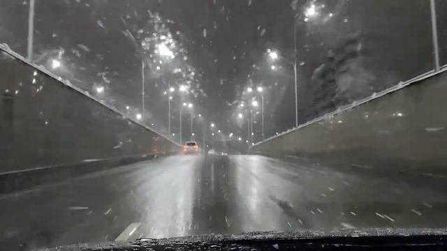 Evening snow road in Almaty смотреть онлайн