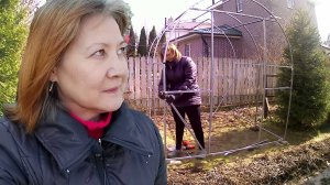 Собрала каркас теплицы. Загородная жизнь.