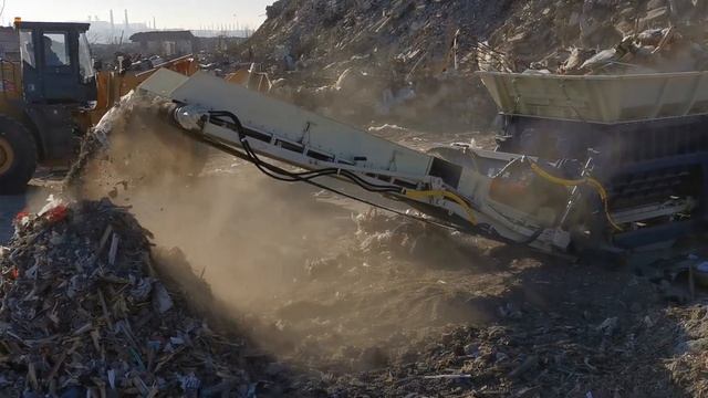 Измельчение смеси строительных и бытовых  отходов  универсальной дробилкой ТОПТЕХНО ТТ-1600У