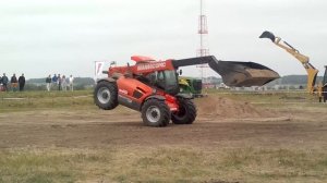 французский трактор и его возможности.mp4