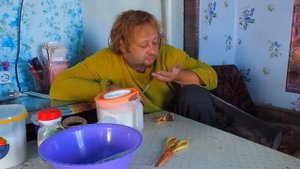 Сын да мама живут одни и не ругаются ГОТОВИМ ВКУСНЯШКИ жизнь в деревне вкусный пирог кушаем на кухне