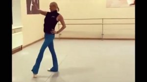 ВОЛОЧКОВА ХРАПИТ  И ПЬЕТ С ПОХМЕЛЬЯ