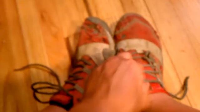 totally trashed minimus runners with black no-show socks. смотреть онлайн