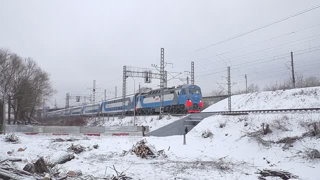 Электровоз ЭП2К-501 (ТЧЭ-8) со скоростным фирменным поездом "Аврора" №741У Санкт-Петербург - Москва.