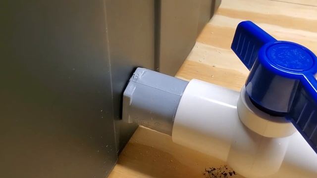 Simple DIY Connection between 2 Hydroponic Reservoirs or Tanks