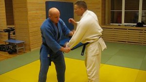 2016 год. Перехват инициативы в захвате за край рукава.