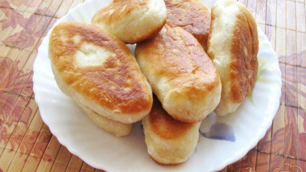 Жареные пирожки с горохом